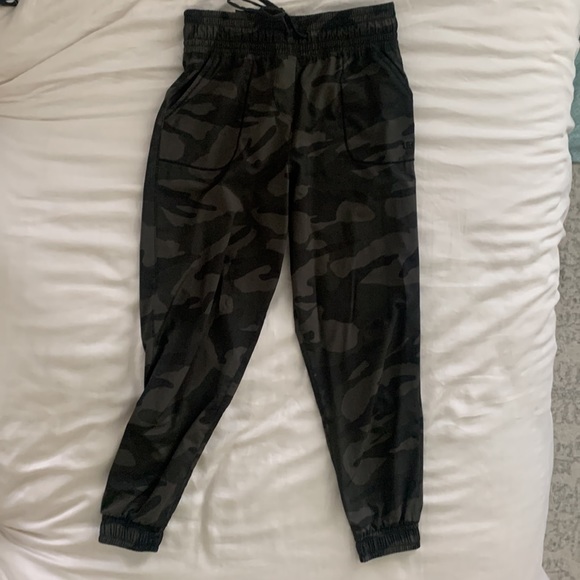 Albion Camo Destination Joggers - Picture 5 of 6